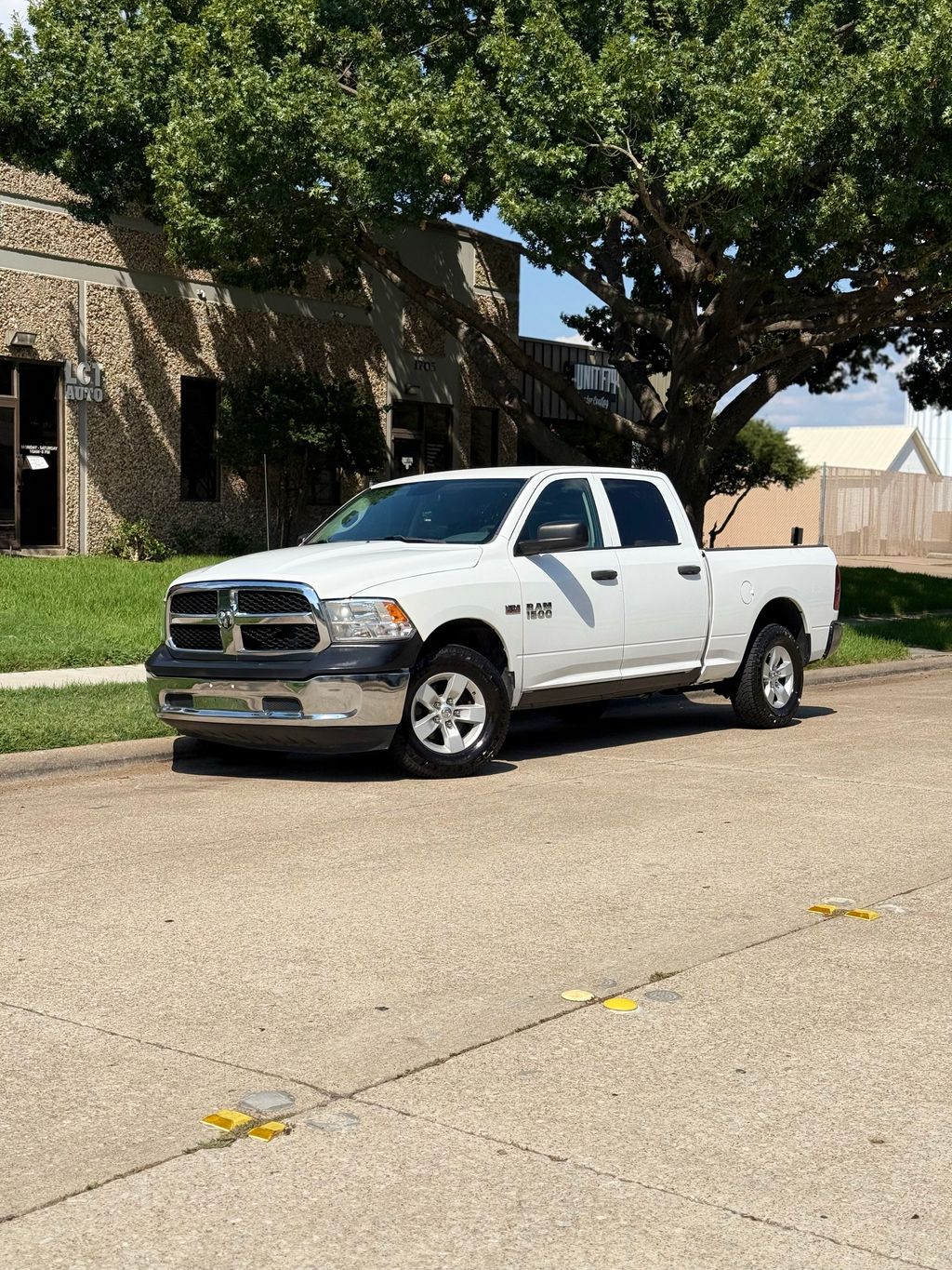 2017 RAM 1500 Blanco Camioneta Todo terreno 8 velocidades Automática