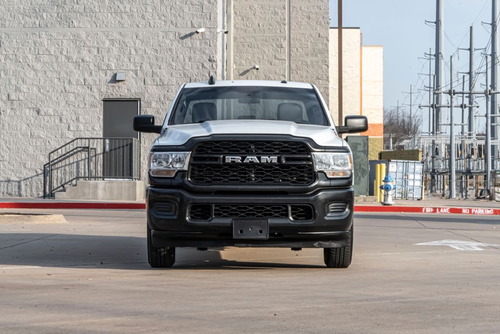 RAM 2500 Tradesman Crew Cab LB RWD