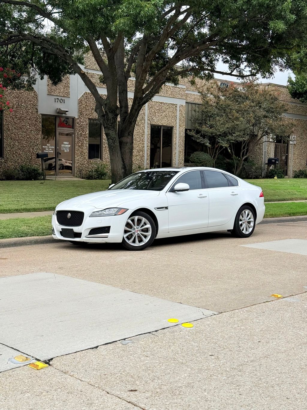 2018 Jaguar XF 25t Premium RWD