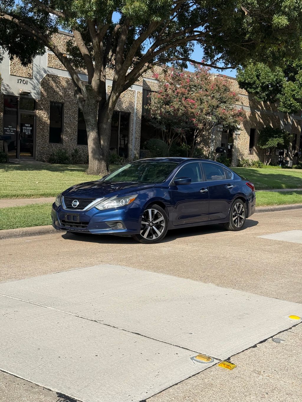 Blue 2018 Nissan Altima Sedan Front-Wheel Drive Automatic